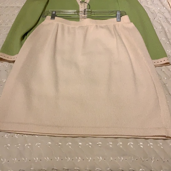 St John knit skirt - Picture 2 of 2